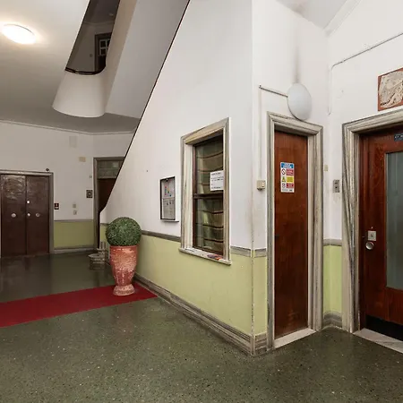 Il Coniglio - La Tana Perfetta Tra Business, Mare E Cultura Genova